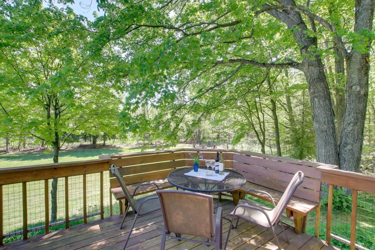 Updated Home With Deck 2 Mi To Sister Bay Beach! Exterior photo