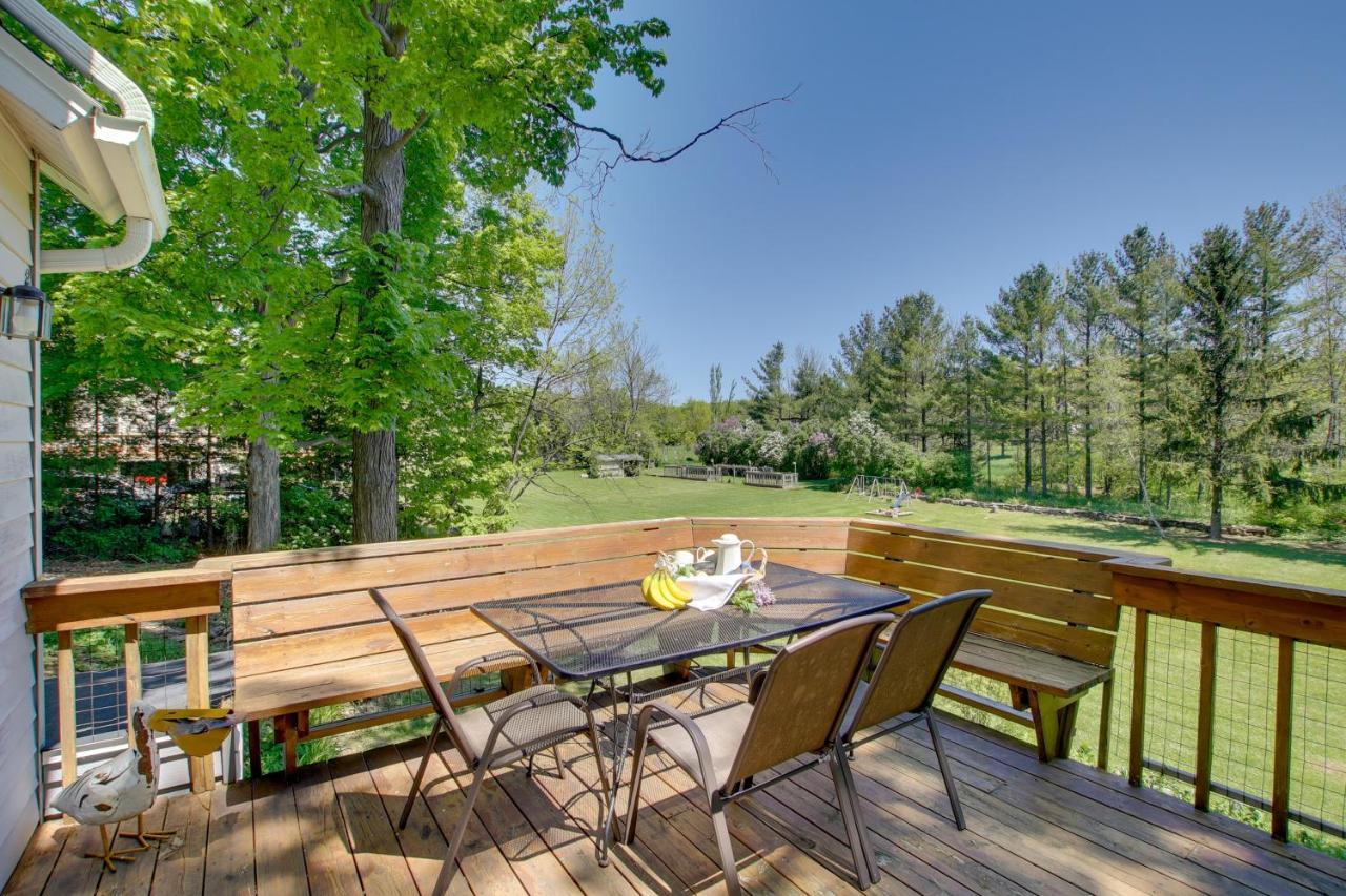 Updated Home With Deck 2 Mi To Sister Bay Beach! Exterior photo
